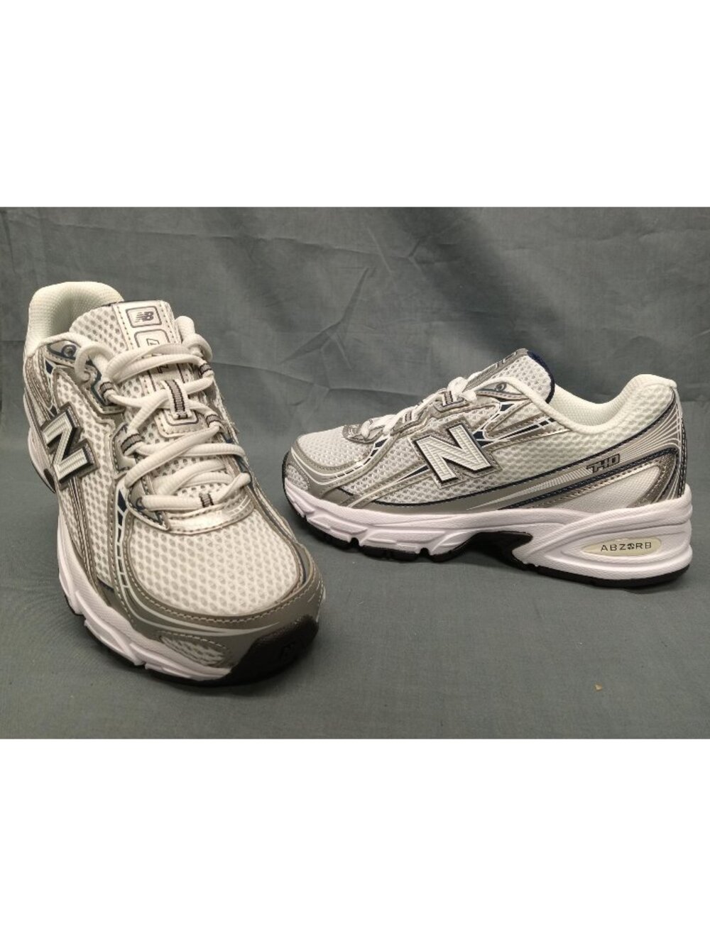New Balance 740 (GS) Sneakers GR740WN Mesh White Blue Boys Size 5 NEW NO BOX!